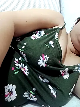 XXLorie 02 online show from November 7, 2025, 1:44 pm