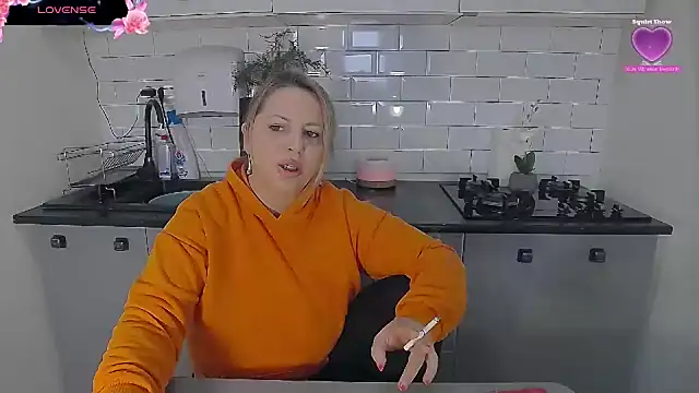 erikaerika online show from January 12, 2026, 10:53 am