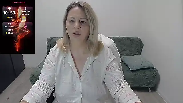 erikaerika online show from May 22, 2026, 6:31 am