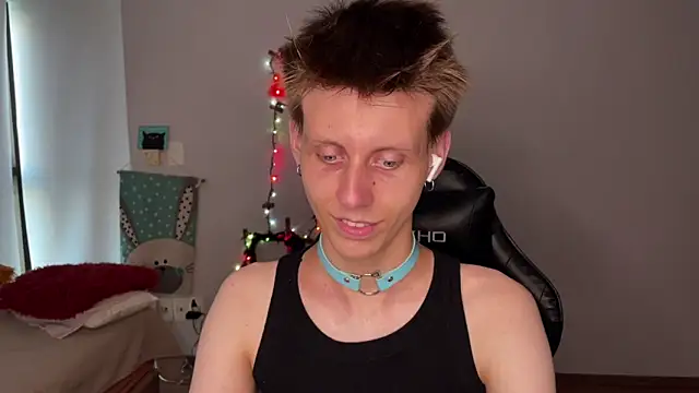 vladdymeow online show from December 2, 2024, 9:39 pm