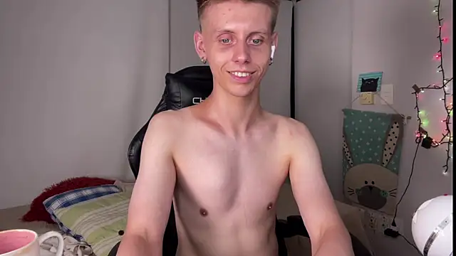 vladdymeow online show from January 1, 2025, 1:04 am