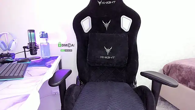 SkyqueenI online show from February 7, 2026, 7:34 am