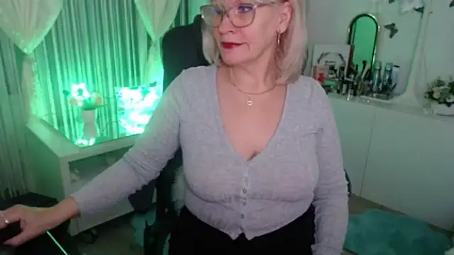 Ghertrude52 online show from January 12, 2026, 4:07 am