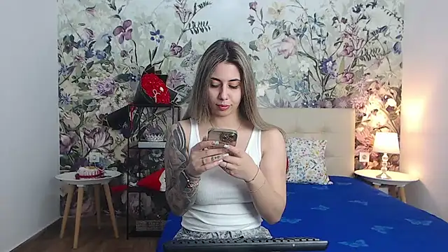 Snapshot of RoseDiamond06 chatting on April 20, 2026, 3:59 pm RoseDiamond06 online show from April 20, 2026, 3:59 pm