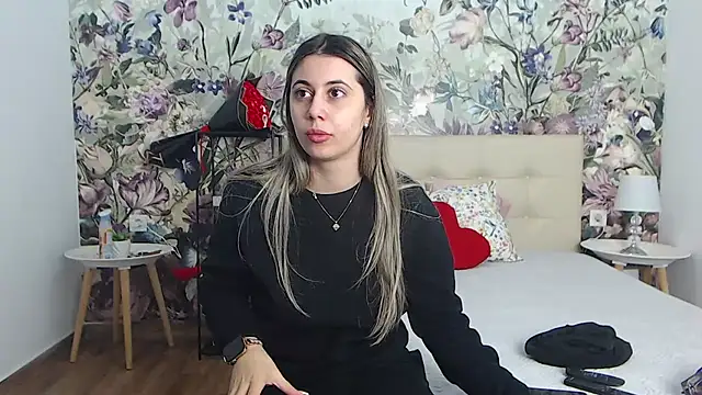 Snapshot of RoseDiamond06 chatting on May 31, 2026, 7:15 pm RoseDiamond06 online show from May 31, 2026, 7:15 pm