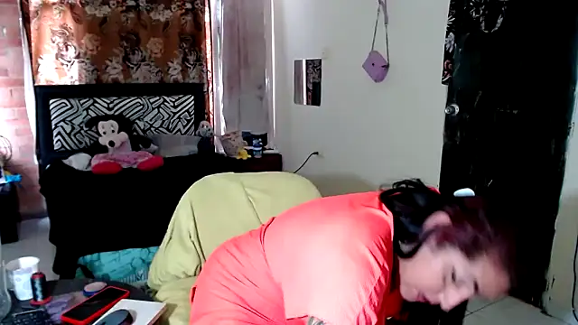 Sashaferrari2000 online show from March 15, 2025, 7:16 pm