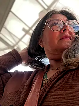 emma tour online show from December 16, 2025, 2:44 pm