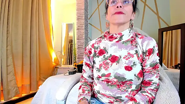 Snapshot of girasol_walton chatting on January 15, 2025, 7:01 pm girasol walton online show from January 15, 2025, 7:01 pm