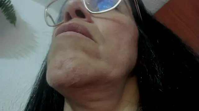 Snapshot of girasol_walton chatting on September 25, 2025, 5:27 pm girasol walton online show from September 25, 2025, 5:27 pm