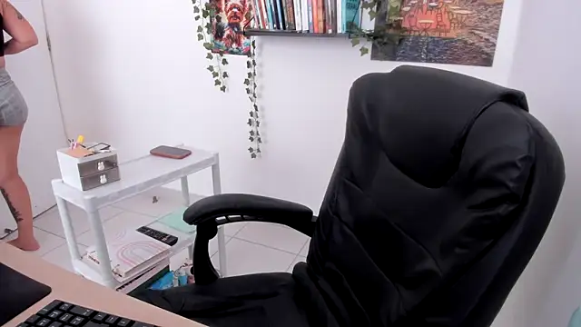 TaliMajesty online show from December 14, 2024, 2:21 pm