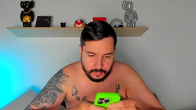 camilo restrepo21 online show from February 15, 2025, 11:25 pm