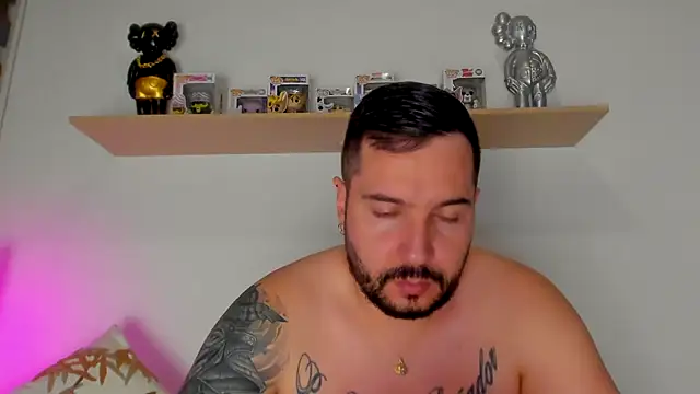 camilo restrepo21 online show from October 21, 2025, 11:38 pm