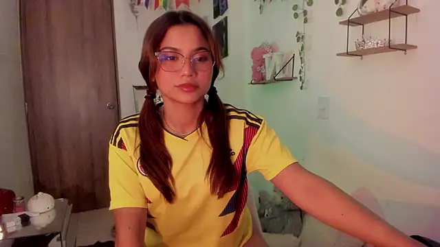 Snapshot of Sweett_Priya chatting on July 4, 2026, 3:45 am Sweett Priya online show from July 4, 2026, 3:45 am