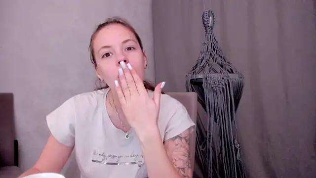 why again me online show from February 24, 2025, 5:09 pm