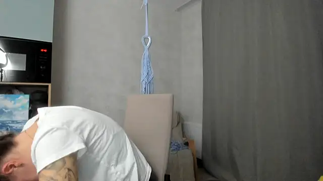 why again me online show from October 13, 2025, 4:51 pm