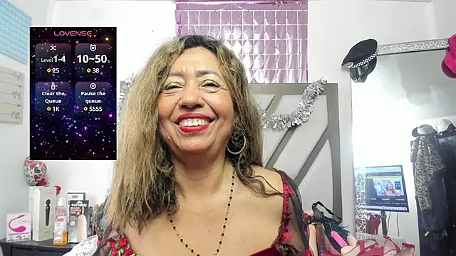 matureluna online show from March 22, 2025, 4:47 pm