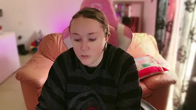 kisicaxx online show from February 27, 2025, 10:26 am