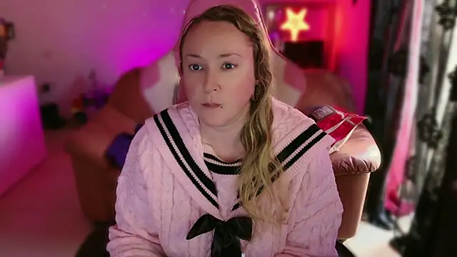 kisicaxx online show from March 3, 2025, 2:37 pm