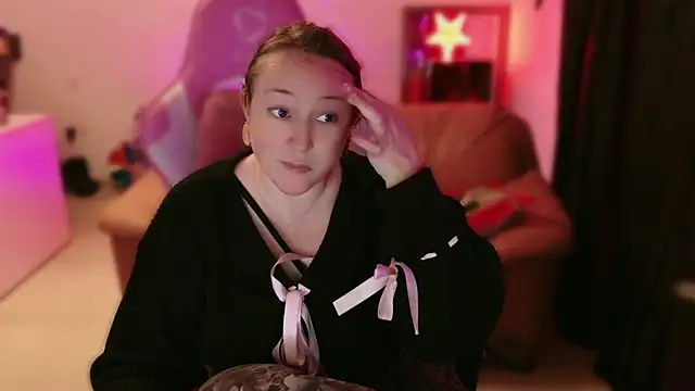 kisicaxx online show from March 4, 2025, 6:29 pm