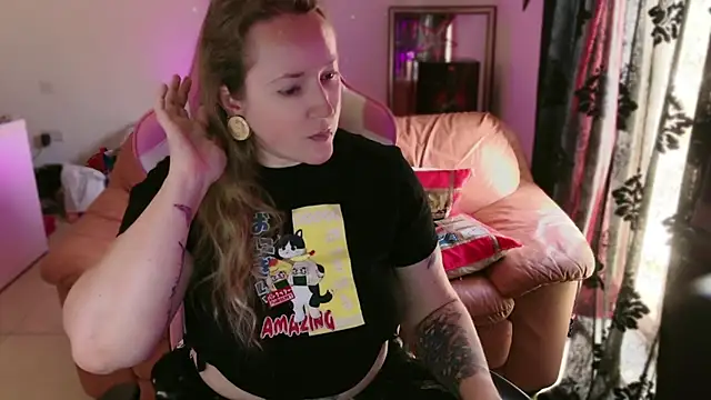 kisicaxx online show from March 21, 2025, 11:44 am