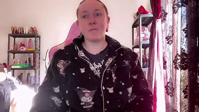 kisicaxx online show from February 13, 2026, 7:59 am