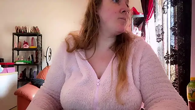 kisicaxx online show from April 2, 2026, 9:07 am