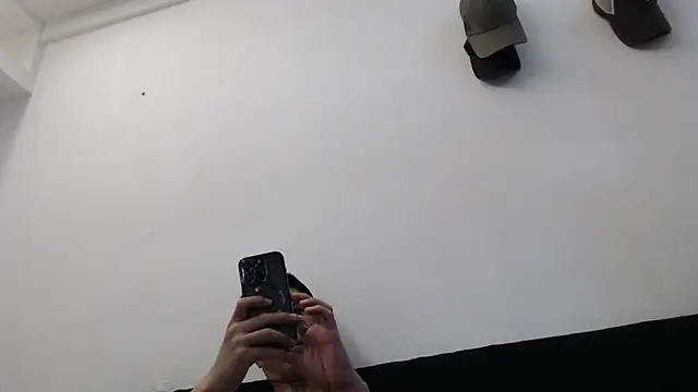 Snapshot of SebastianReiss chatting on February 12, 2025, 10:15 pm SebastianReiss online show from February 12, 2025, 10:15 pm