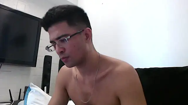 Snapshot of SebastianReiss chatting on March 16, 2025, 8:43 am SebastianReiss online show from March 16, 2025, 8:43 am