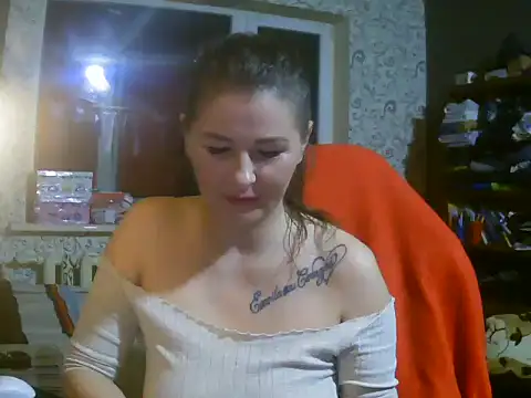 Valerivv online show from May 18, 2026, 8:03 pm