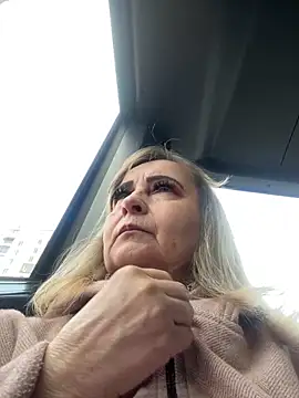 Irina2909xh online show from March 18, 2025, 2:37 pm