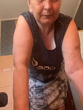 Snapshot of Irina2909@xh chatting on July 1, 2026, 11:45 am Irina2909xh online show from July 1, 2026, 11:45 am