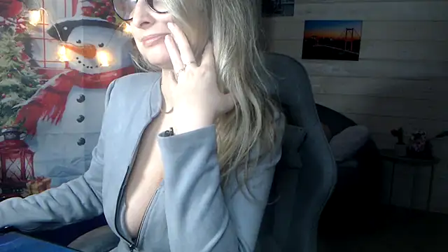 RubiLakros online show from December 13, 2025, 9:20 pm