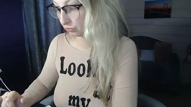 RubiLakros online show from March 20, 2026, 11:04 am