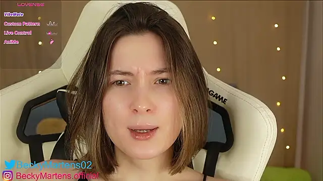 Snapshot of BeckyMartens chatting on December 3, 2024, 1:30 am BeckyMartens online show from December 3, 2024, 1:30 am