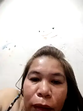 sweetvanna online show from April 18, 2026, 8:42 pm