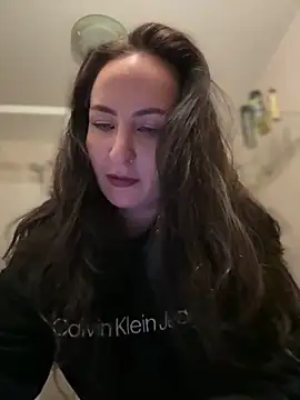 Snapshot of itsCassie chatting on December 21, 2025, 4:47 pm itsCassie online show from December 21, 2025, 4:47 pm