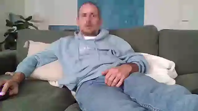 verylargecock online show from September 15, 2025, 11:10 am