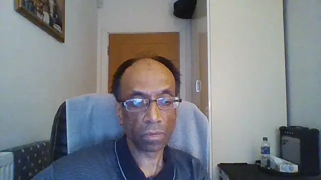 Snapshot of rauncher1 chatting on October 15, 2025, 9:31 am rauncher1 online show from October 15, 2025, 9:31 am