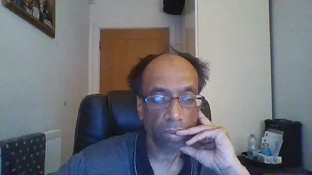 rauncher1 online show from November 19, 2025, 10:37 am