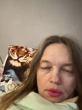 Susanel online show from December 14, 2025, 12:43 pm