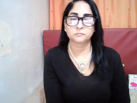 Indiankushy online show from November 17, 2025, 4:46 pm