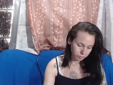 Venusluxodomme online show from March 30, 2026, 8:32 pm