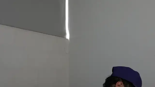 trieone online show from December 9, 2024, 3:33 pm