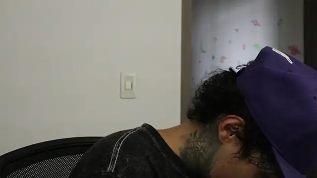 trieone online show from October 1, 2025, 8:59 pm