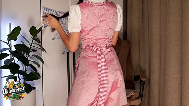 alicebalij online show from September 23, 2025, 7:55 am