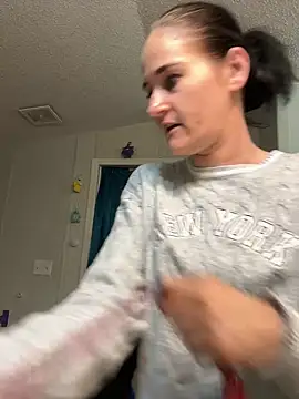 Snapshot of lolabunny9 chatting on March 13, 2025, 2:44 pm lolabunny9 online show from March 13, 2025, 2:44 pm