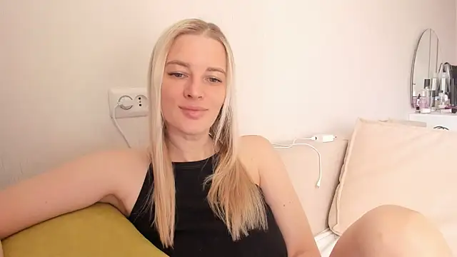 Snapshot of HILT_ON chatting on September 14, 2025, 3:27 am HILT ON online show from September 14, 2025, 3:27 am