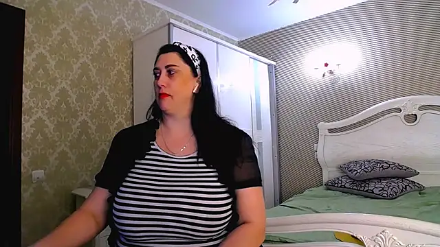 Evelyn Shy online show from February 25, 2025, 7:09 am