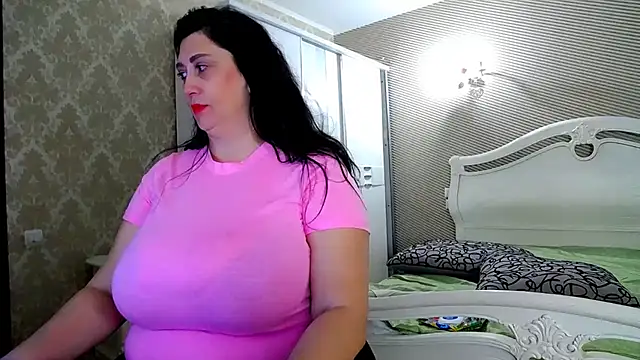 Evelyn Shy online show from October 26, 2025, 2:23 pm