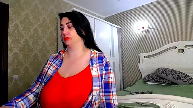 Evelyn Shy online show from February 13, 2026, 9:49 am